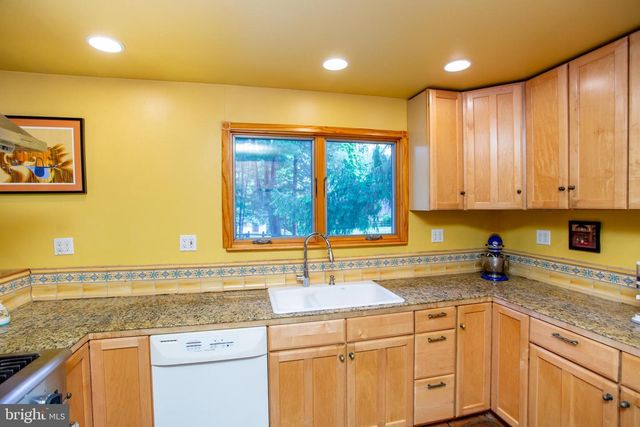 40 UNION RD, Clinton, NJ 08809