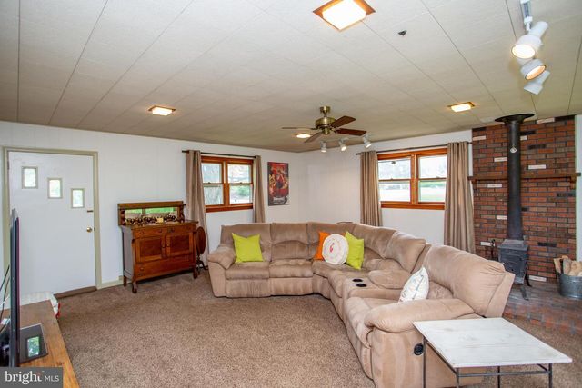 40 UNION RD, Clinton, NJ 08809