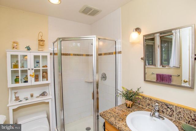 40 UNION RD, Clinton, NJ 08809