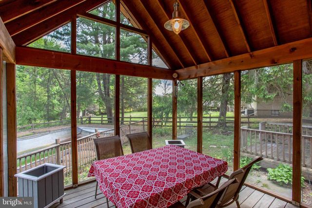 40 UNION RD, Clinton, NJ 08809