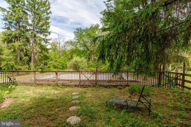 40 UNION RD, Clinton, NJ 08809