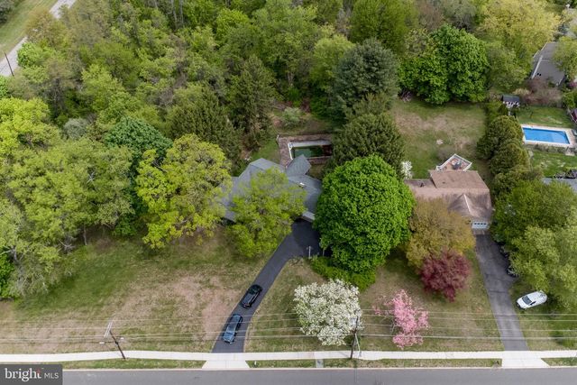 40 UNION RD, Clinton, NJ 08809