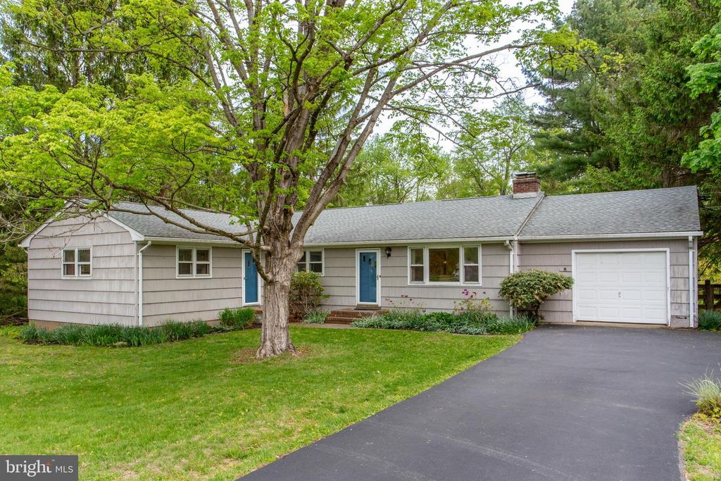 40 UNION RD, Clinton, NJ 08809