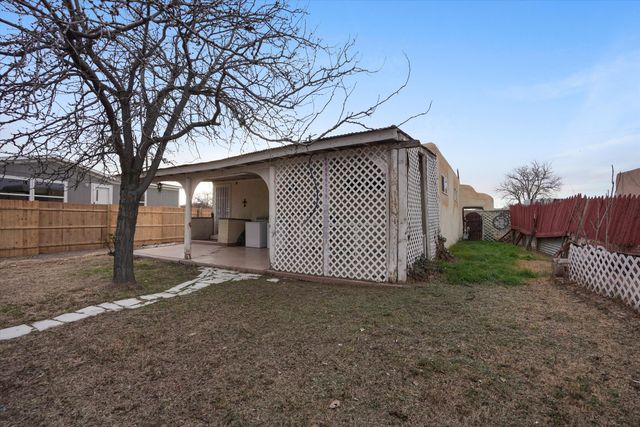 402 Perizzite Avenue, Belen, NM 87002