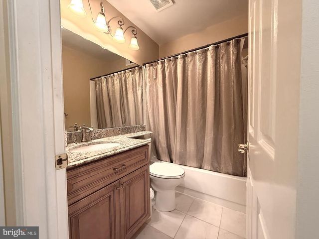 303-A HARWOOD CT, Mount Laurel, NJ 08054