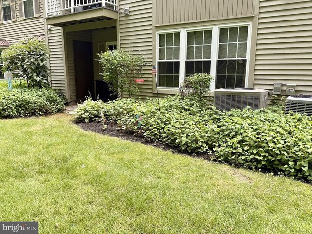 303-A HARWOOD CT, Mount Laurel, NJ 08054