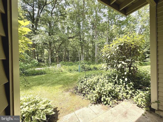 303-A HARWOOD CT, Mount Laurel, NJ 08054