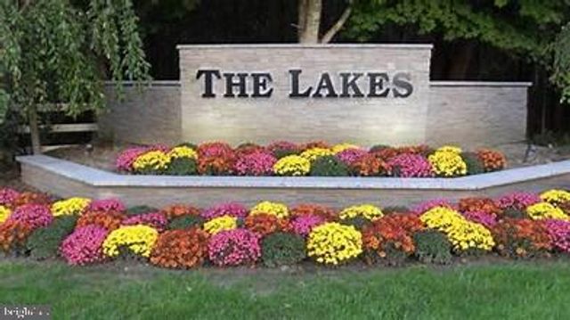 303-A HARWOOD CT, Mount Laurel, NJ 08054