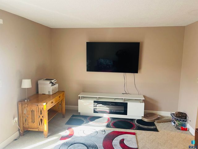 2813 E Klondike Trl Trail, Sioux Falls, SD 57103