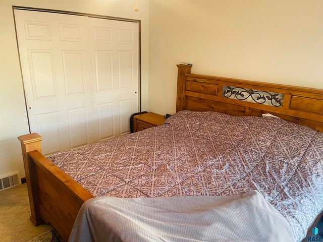 2813 E Klondike Trl Trail, Sioux Falls, SD 57103