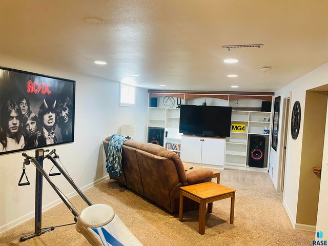 2813 E Klondike Trl Trail, Sioux Falls, SD 57103