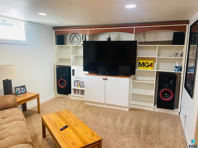 2813 E Klondike Trl Trail, Sioux Falls, SD 57103