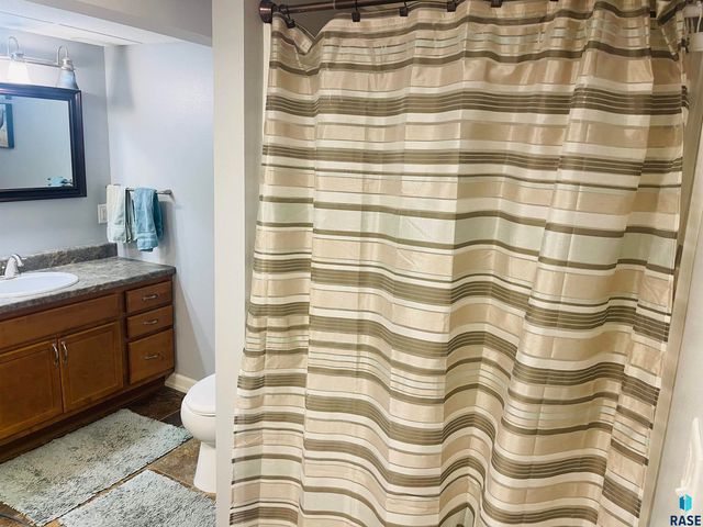 2813 E Klondike Trl Trail, Sioux Falls, SD 57103