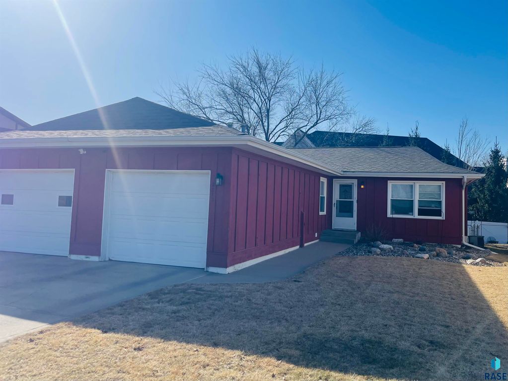 2813 E Klondike Trl Trail, Sioux Falls, SD 57103