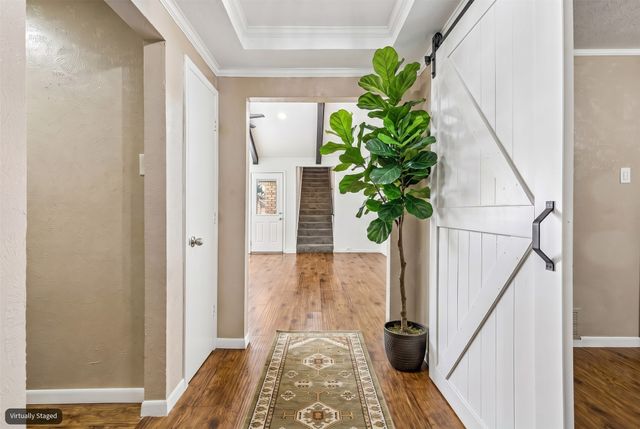 615 Country Green Lane, Arlington, TX 76011
