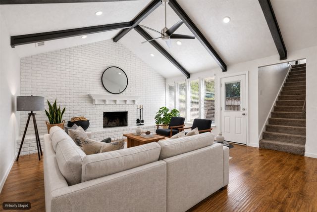 615 Country Green Lane, Arlington, TX 76011