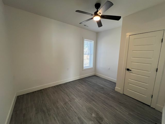 1740 W Olive Street, Springfield, MO 65802