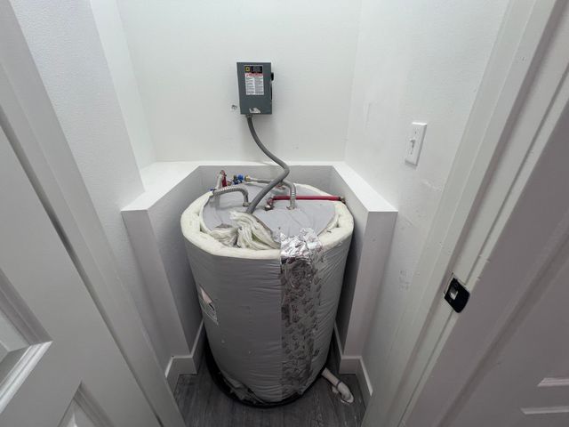 1740 W Olive Street, Springfield, MO 65802