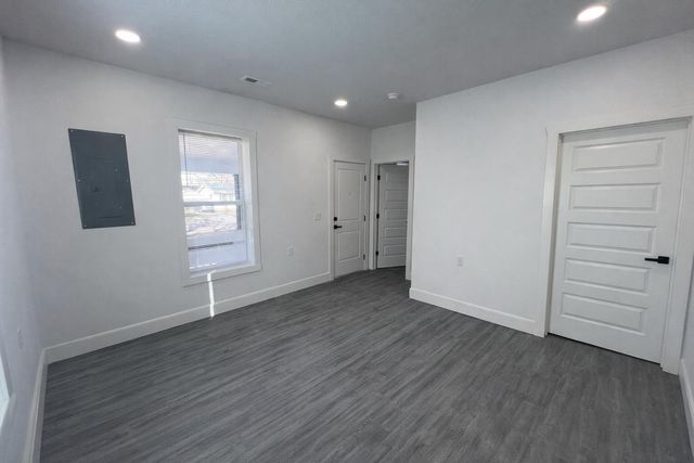 1740 W Olive Street, Springfield, MO 65802