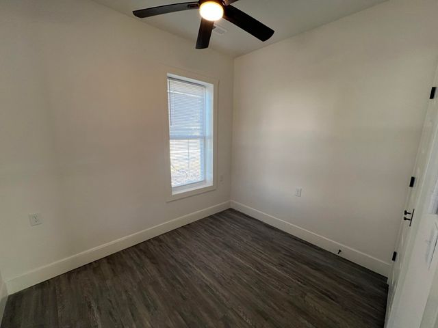 1740 W Olive Street, Springfield, MO 65802