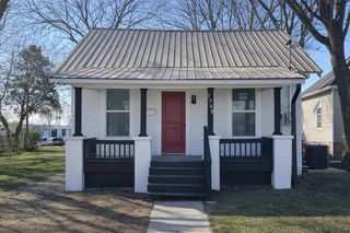 1740 W Olive Street, Springfield, MO 65802