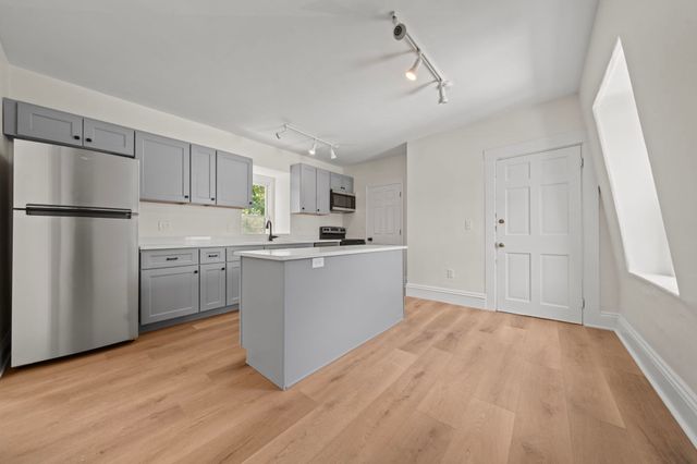 16 Lafayette St 2, Wakefield, MA 01880