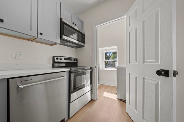 16 Lafayette St 2, Wakefield, MA 01880