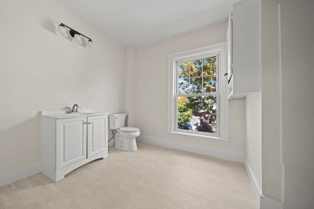 16 Lafayette St 2, Wakefield, MA 01880