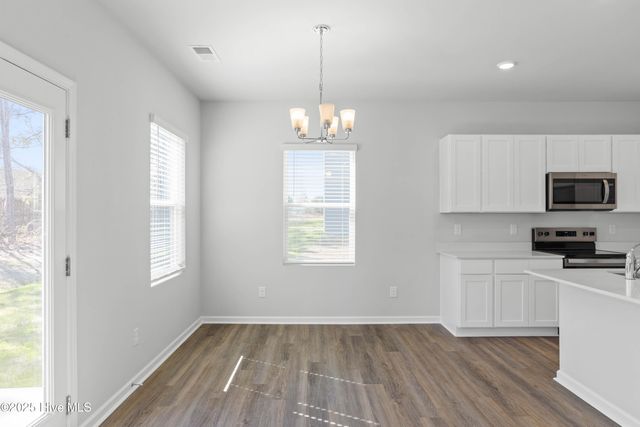 621 S Squires Run Lane, Richlands, NC 28574