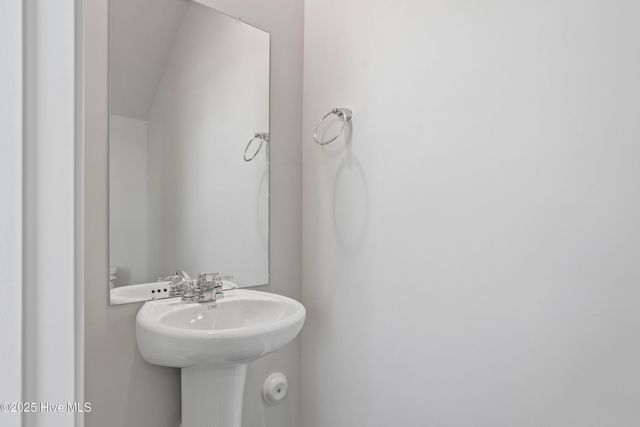 621 S Squires Run Lane, Richlands, NC 28574