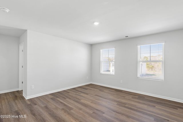 621 S Squires Run Lane, Richlands, NC 28574