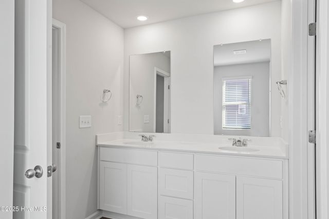 621 S Squires Run Lane, Richlands, NC 28574