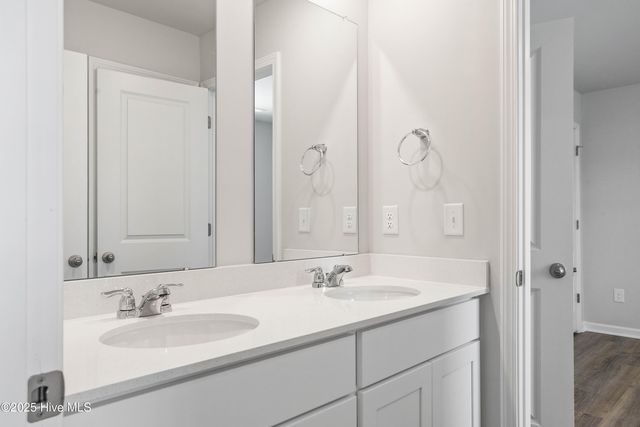 621 S Squires Run Lane, Richlands, NC 28574