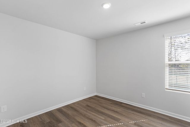 621 S Squires Run Lane, Richlands, NC 28574