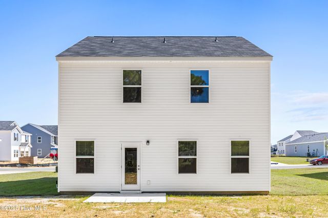 621 S Squires Run Lane, Richlands, NC 28574