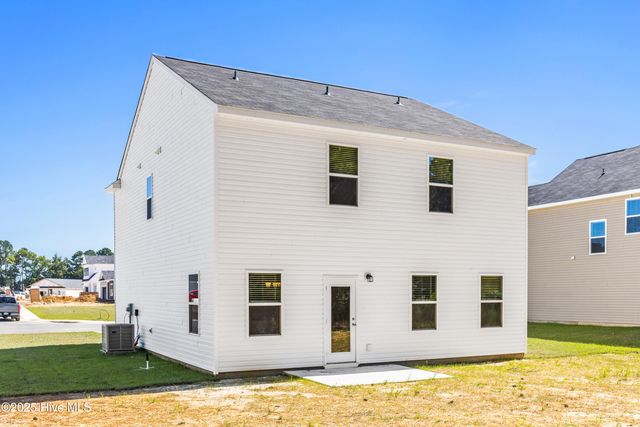 621 S Squires Run Lane, Richlands, NC 28574