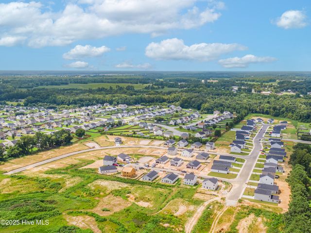 621 S Squires Run Lane, Richlands, NC 28574