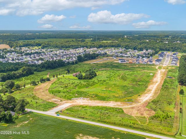 621 S Squires Run Lane, Richlands, NC 28574