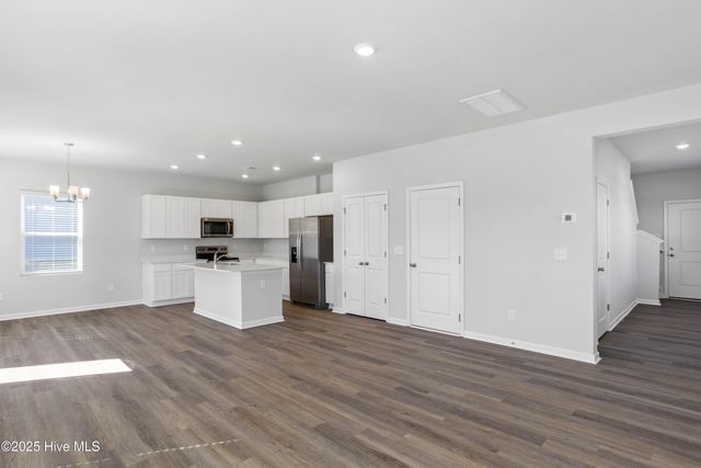 621 S Squires Run Lane, Richlands, NC 28574