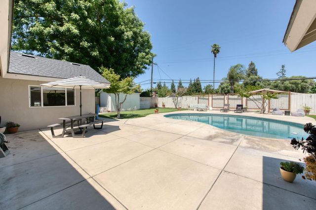 1506 W Browning Avenue, Fresno, CA 93711
