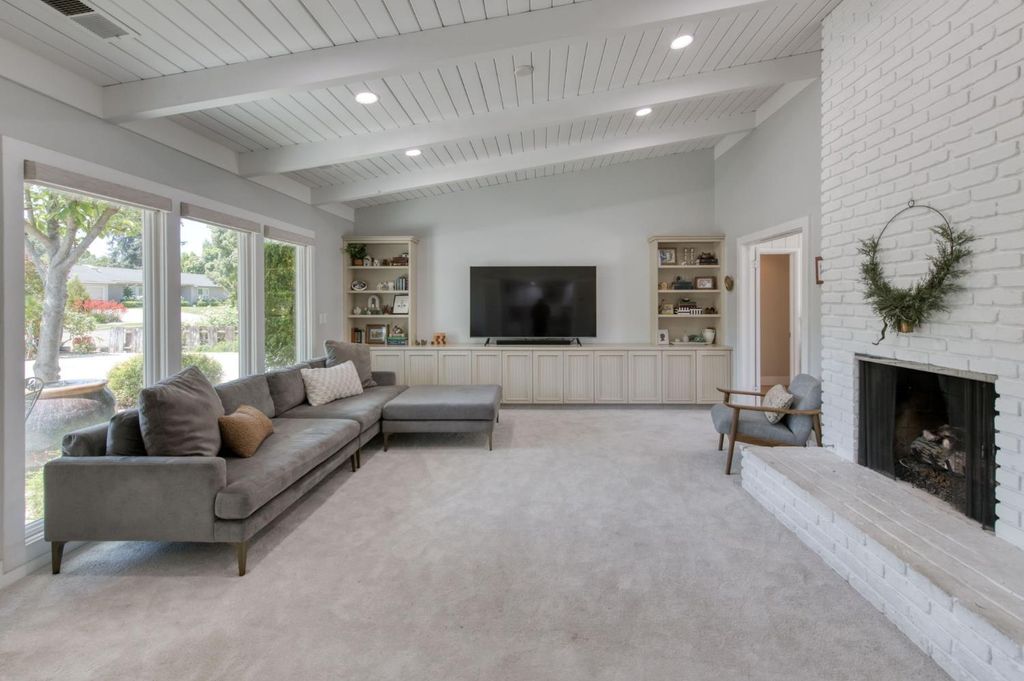 Image 19 of property listing at 1506 W Browning Avenue, Fresno, CA 93711