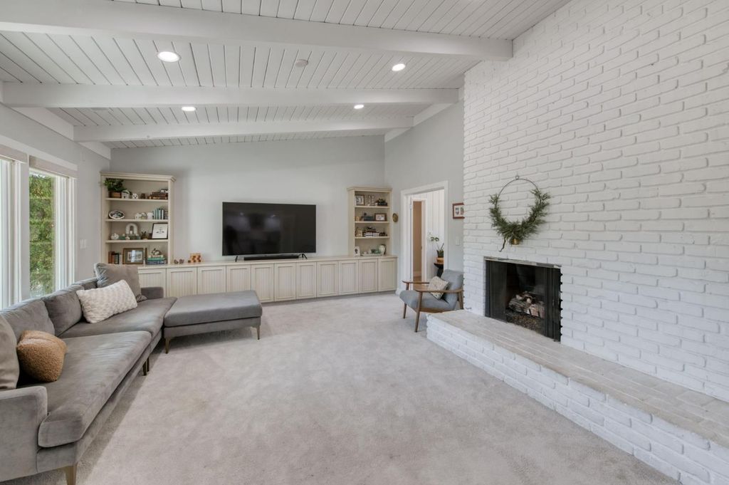Image 21 of property listing at 1506 W Browning Avenue, Fresno, CA 93711
