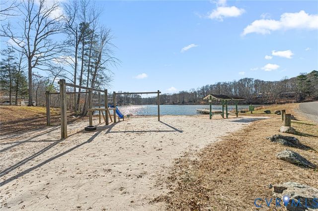 2010 Uleta Rd, Powhatan, VA 23139