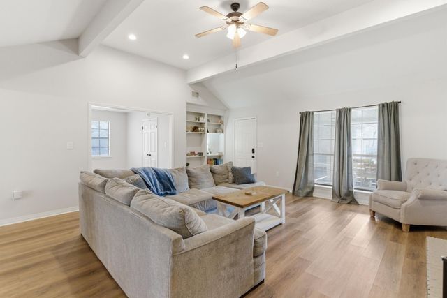 403 Kensington Dr., Hattiesburg, MS 39402