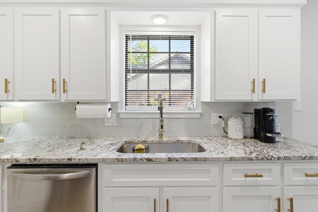 403 Kensington Dr., Hattiesburg, MS 39402