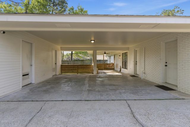 403 Kensington Dr., Hattiesburg, MS 39402