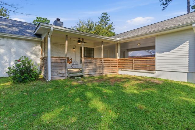 403 Kensington Dr., Hattiesburg, MS 39402