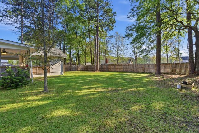 403 Kensington Dr., Hattiesburg, MS 39402