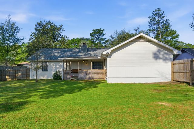 403 Kensington Dr., Hattiesburg, MS 39402