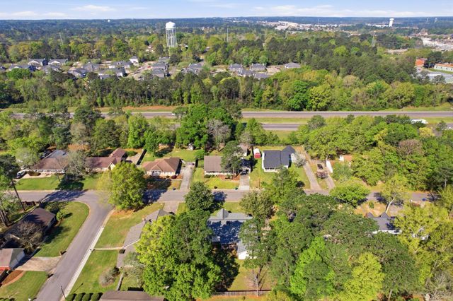 403 Kensington Dr., Hattiesburg, MS 39402